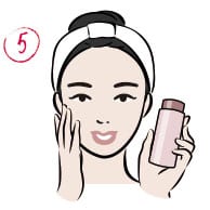 使用保濕化妝水,幫助後續吸收打底